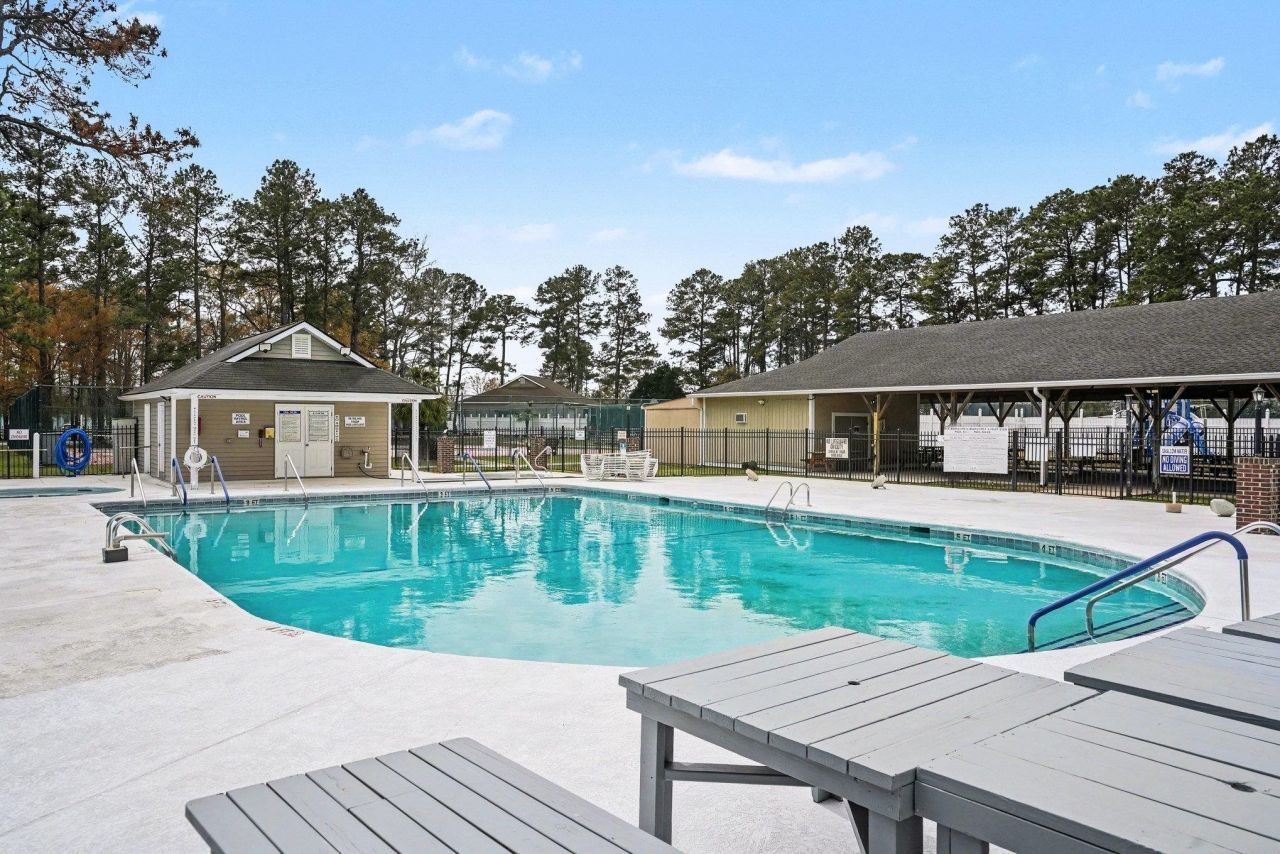 6850 Blue Heron Blvd.  Photo 18