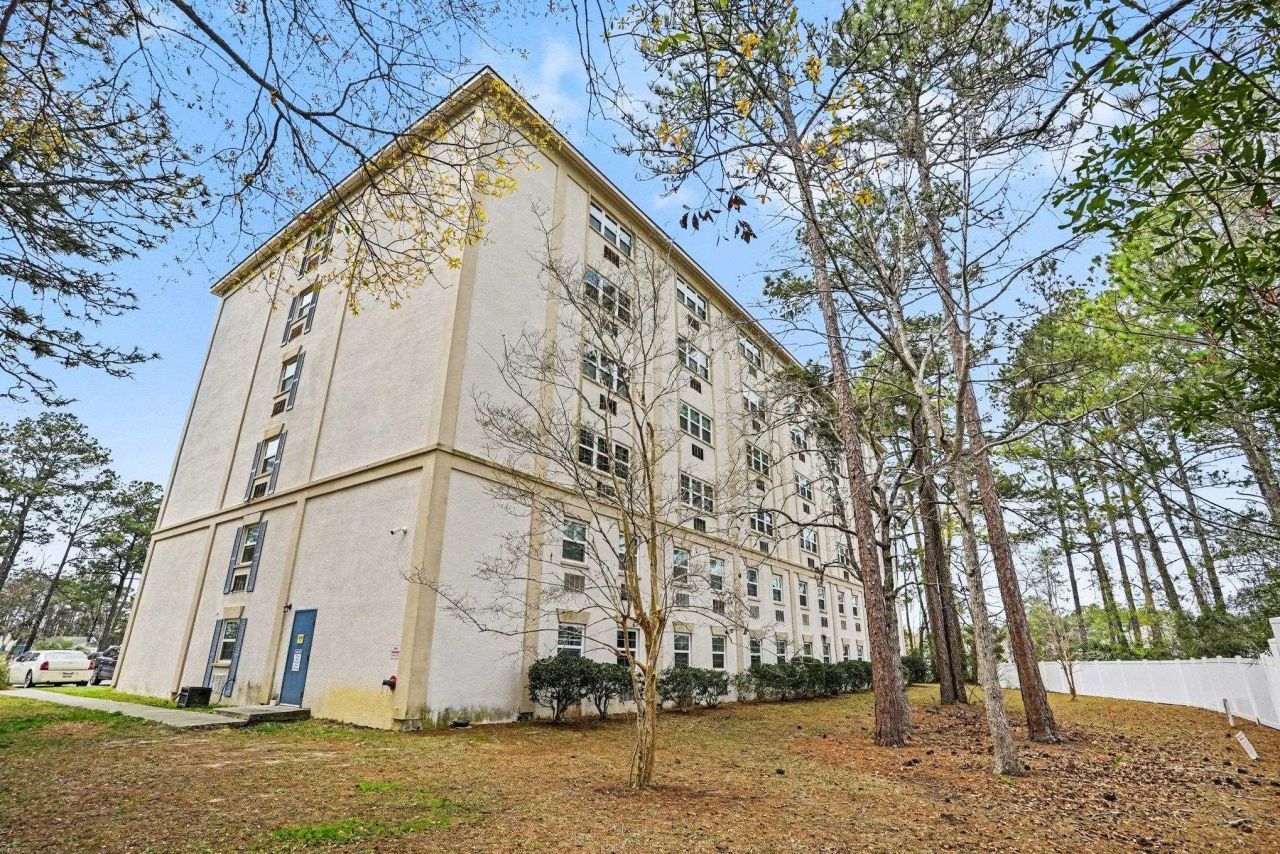 6850 Blue Heron Blvd.  Photo 21