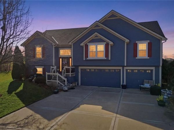 200 E 20th Terrace, Kearney, MO 64060