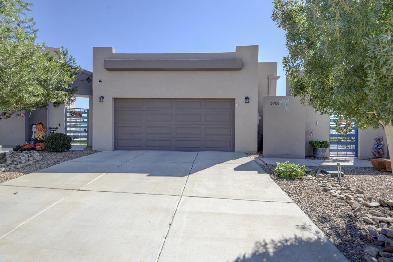 1348 Tierra Verde Loop Nw, Los Lunas, NM 87031 Main Photo