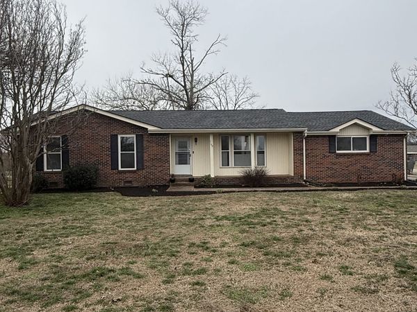 1162 Timberwood Dr, Gallatin, TN 37066