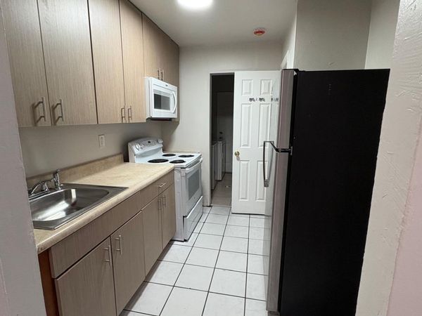 900 NW 17th Avenue, Unit East, Fort Lauderdale, FL 33311