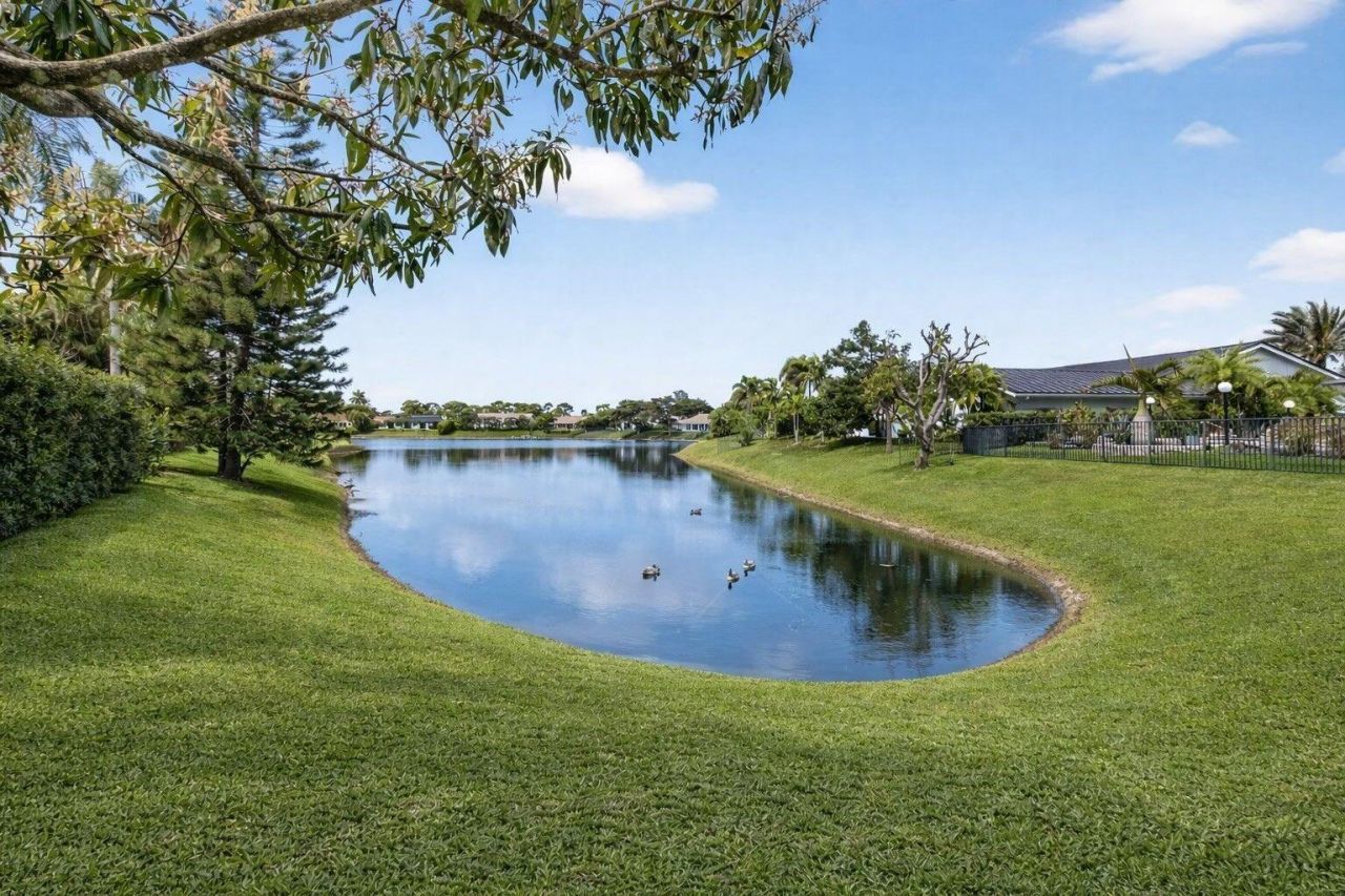 4869 Pineview Circle, Delray Beach, FL 33445 Photo