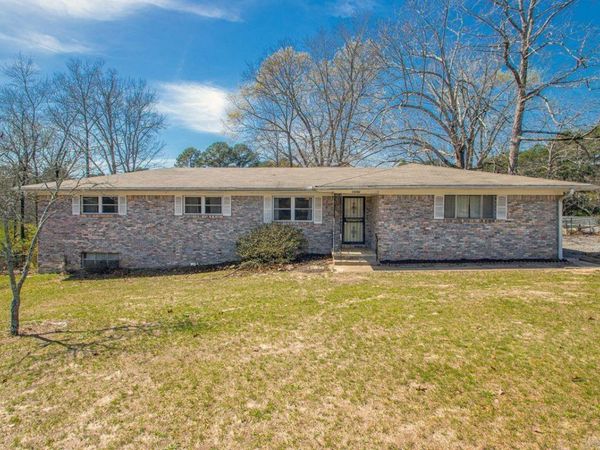 15602 Oakcrest Lane, Little Rock, AR 72206