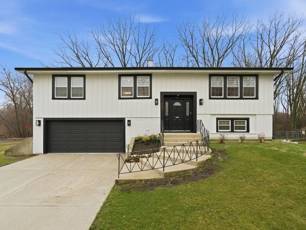 2S245 Mayfield Lane , Glen Ellyn, IL 60137