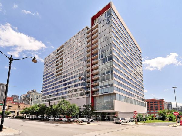 Unit 911, Chicago, IL 60661
