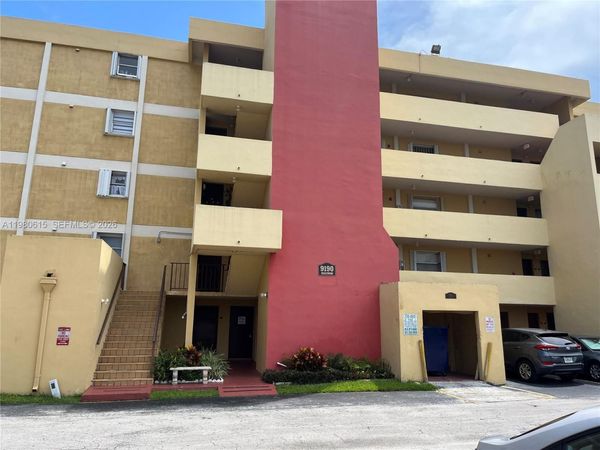 9190 Fontainebleau Blvd , Unit 202, Miami, FL 33172