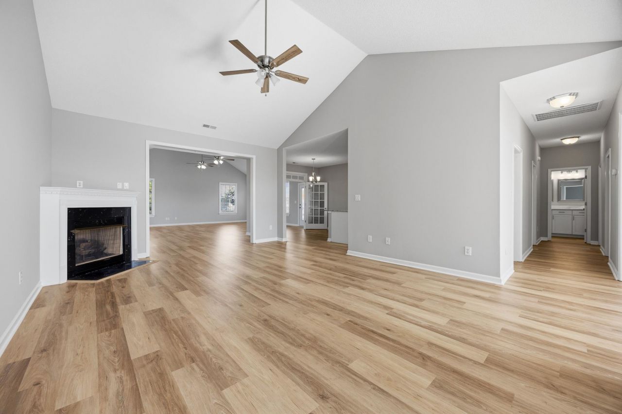 1537 Southwood Dr. Photo 5