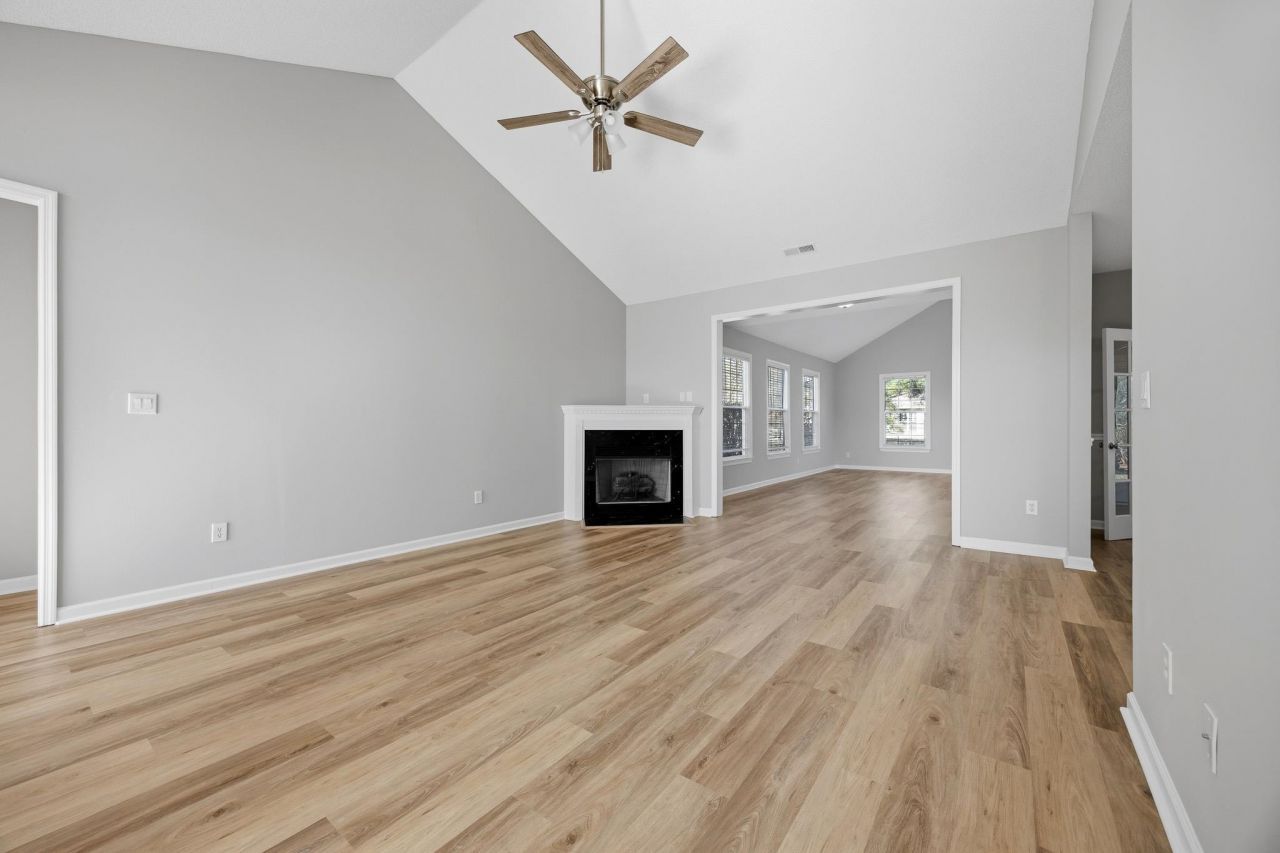 1537 Southwood Dr. Photo 6