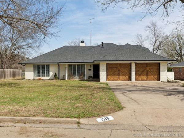1218 S Highland Avenue , Cushing, OK 74023