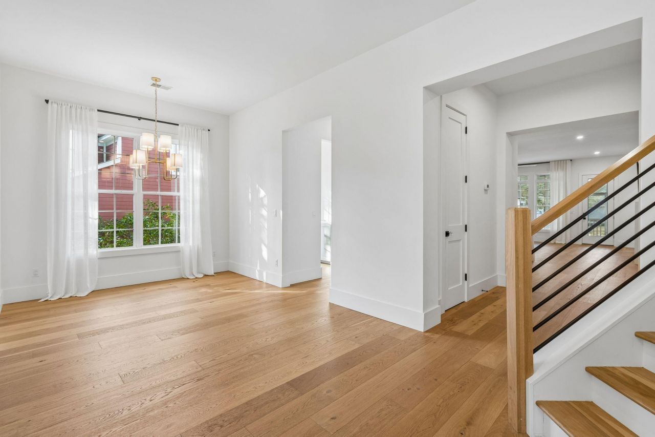 1160 Blakeway Street Photo 14