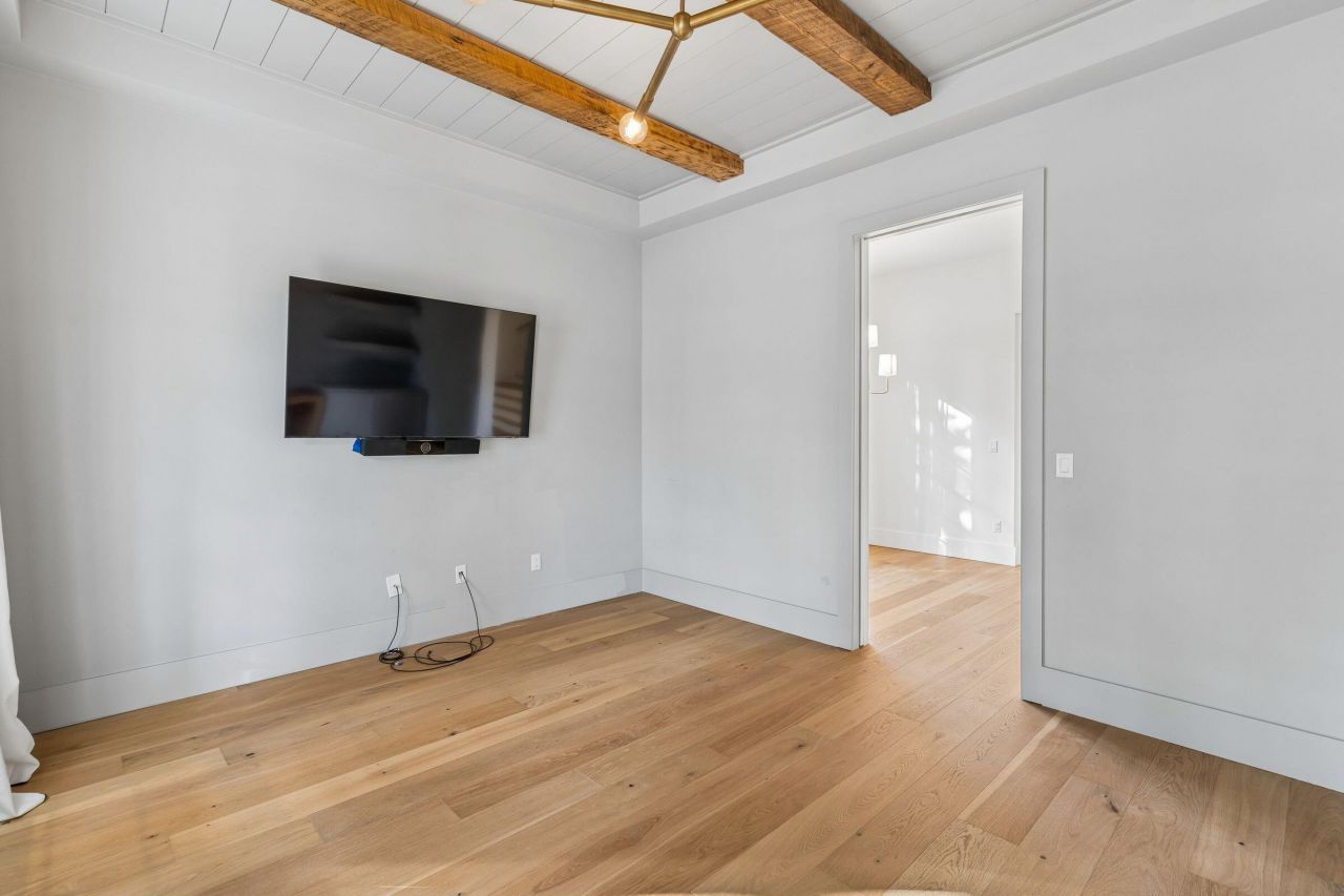 1160 Blakeway Street Photo 20