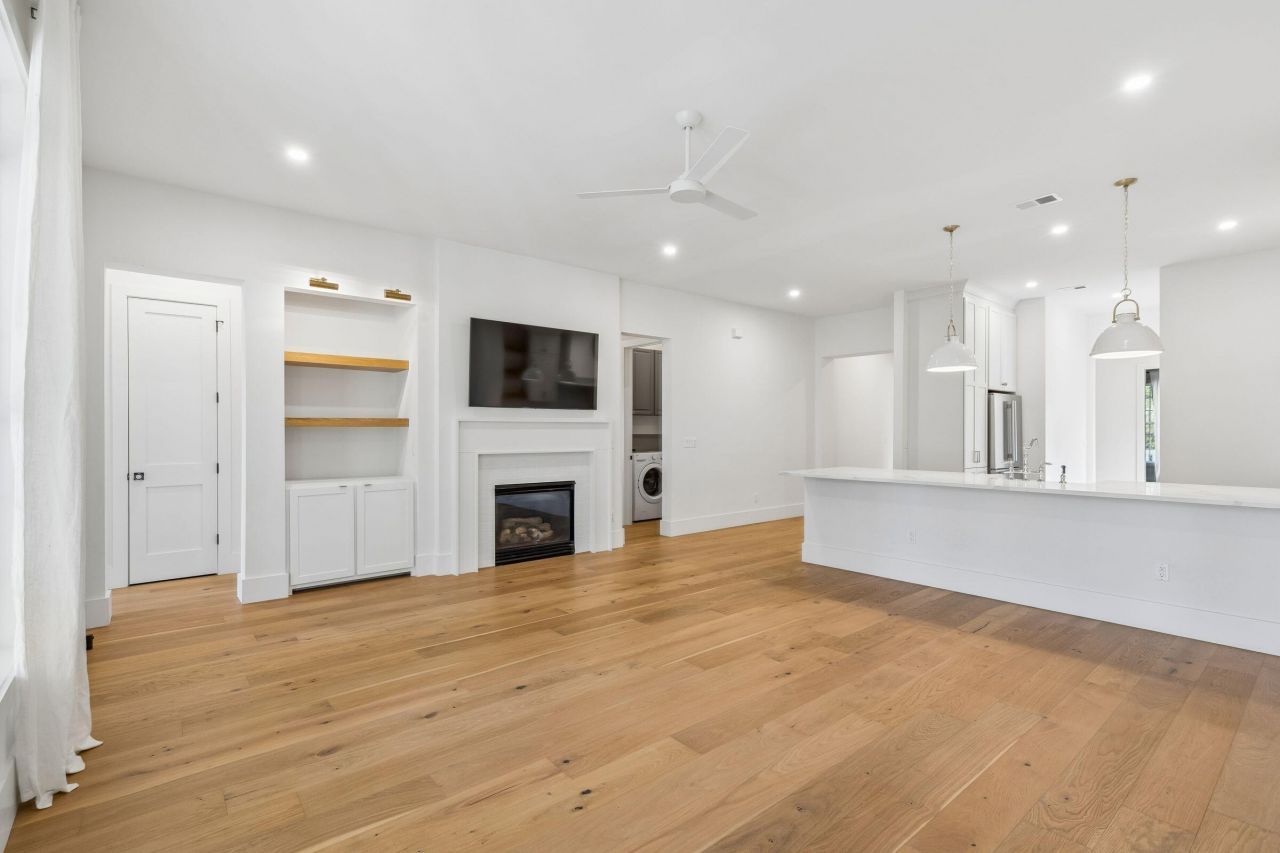 1160 Blakeway Street Photo 36