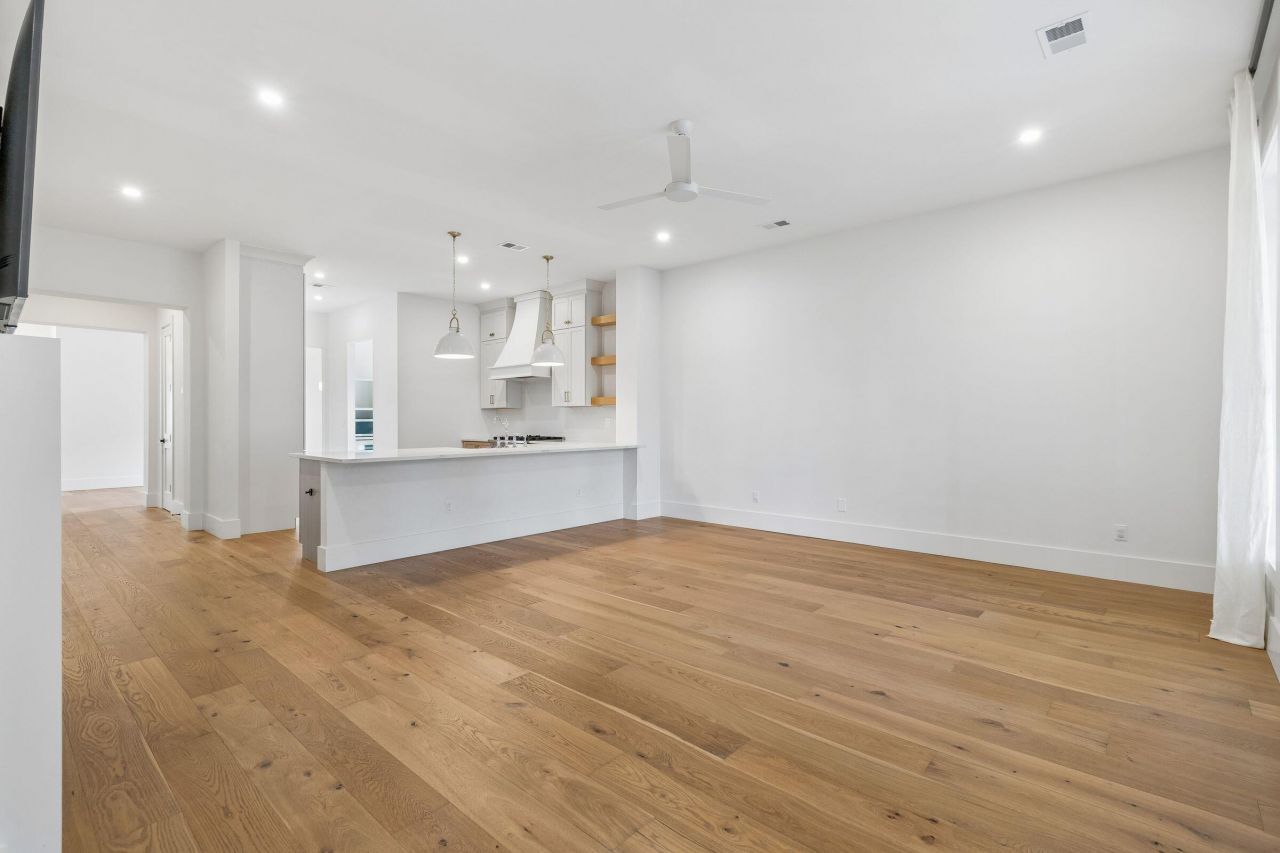 1160 Blakeway Street Photo 37