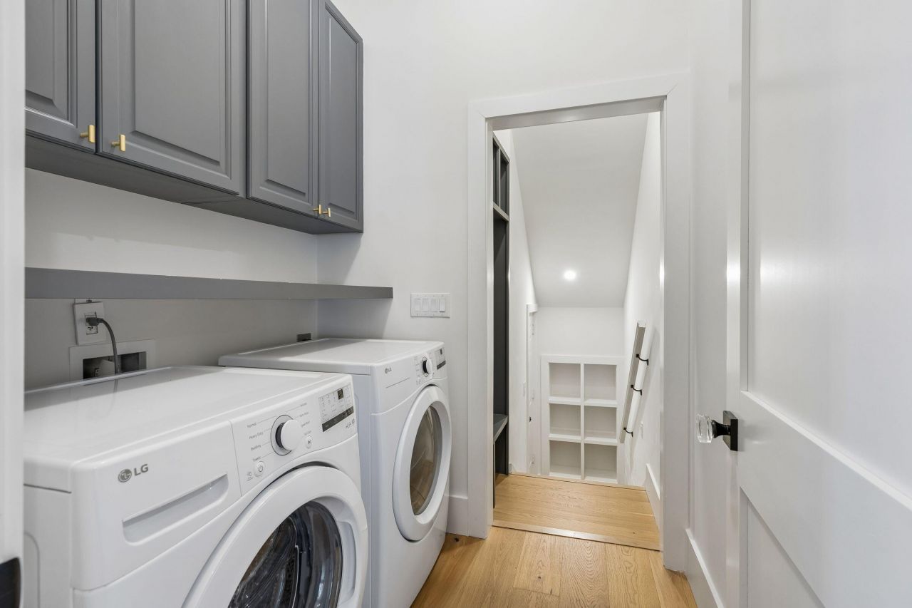 1160 Blakeway Street Photo 45