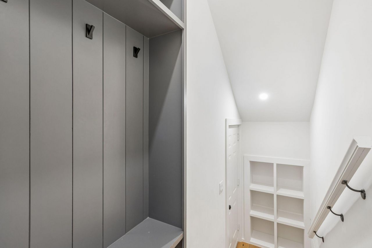 1160 Blakeway Street Photo 46