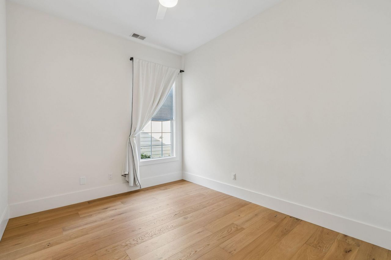 1160 Blakeway Street Photo 47