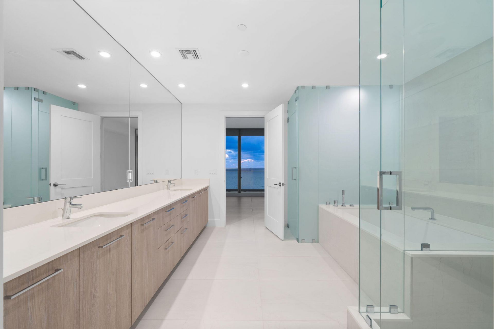 151 N Seabreeze Boulevard, Unit E1504, Fort Lauderdale, FL 33304 Photo