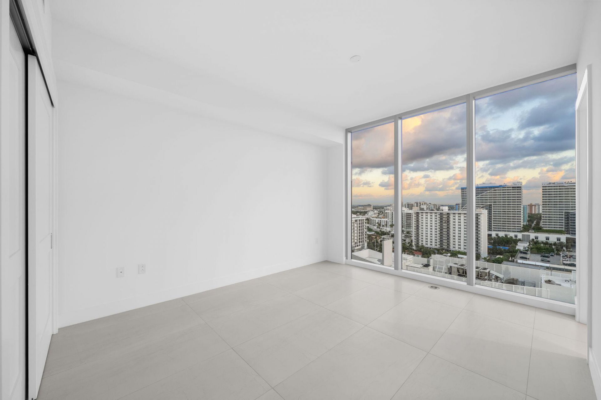 151 N Seabreeze Boulevard, Unit E1504, Fort Lauderdale, FL 33304 Photo