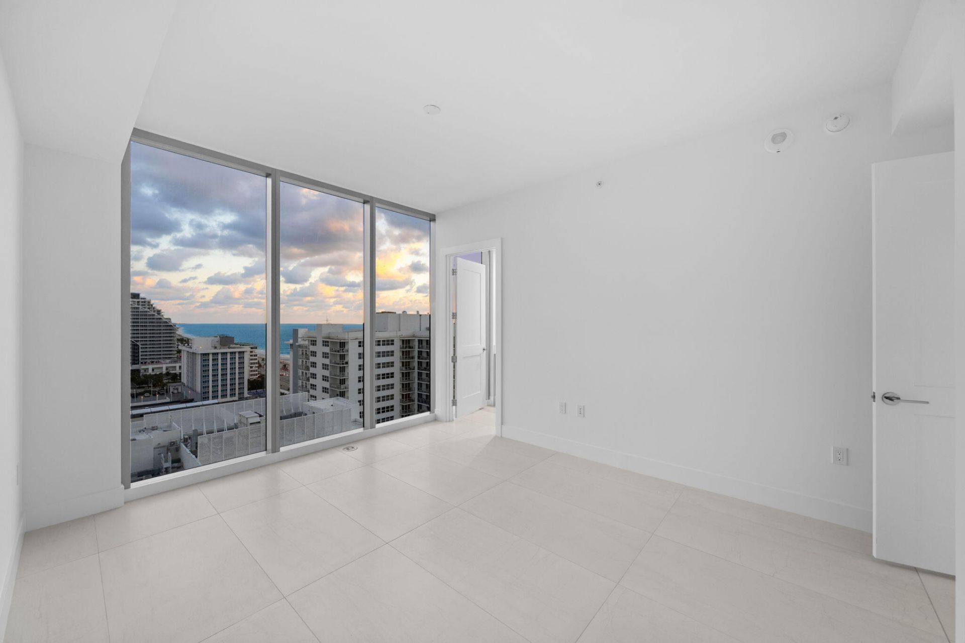 151 N Seabreeze Boulevard, Unit E1504, Fort Lauderdale, FL 33304 Photo