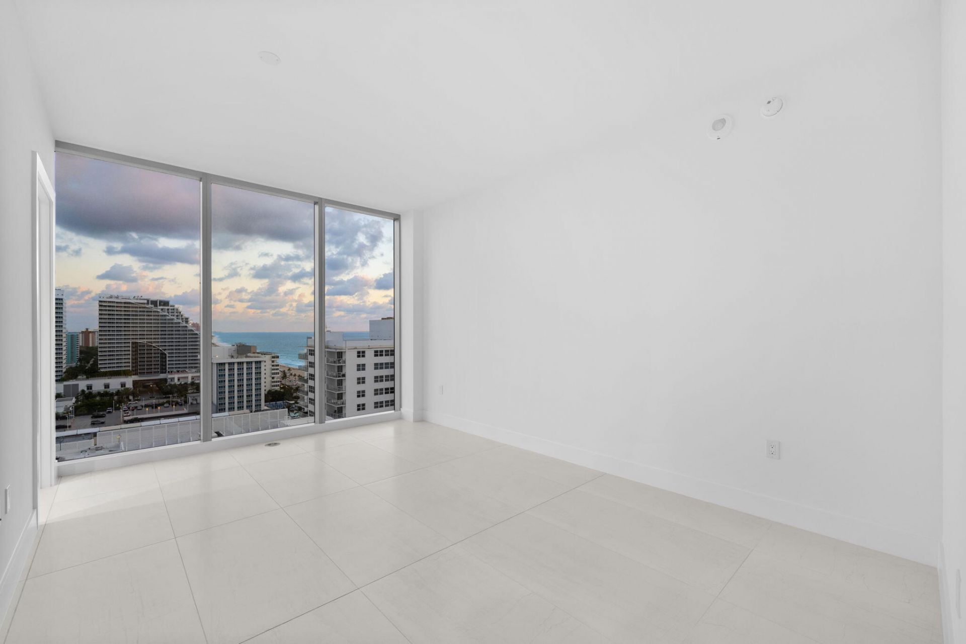 151 N Seabreeze Boulevard, Unit E1504, Fort Lauderdale, FL 33304 Photo