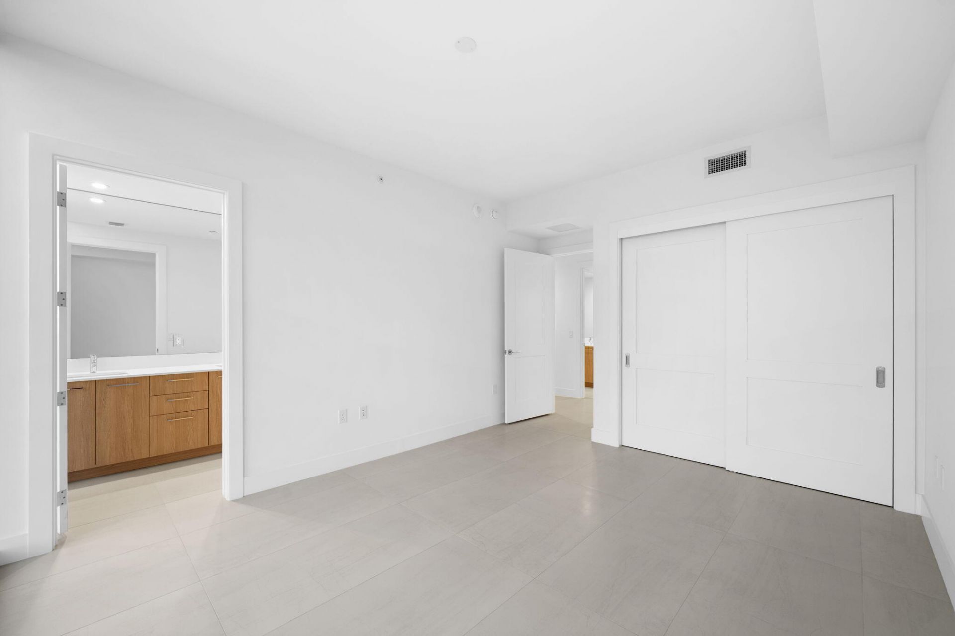 151 N Seabreeze Boulevard, Unit E1504, Fort Lauderdale, FL 33304 Photo