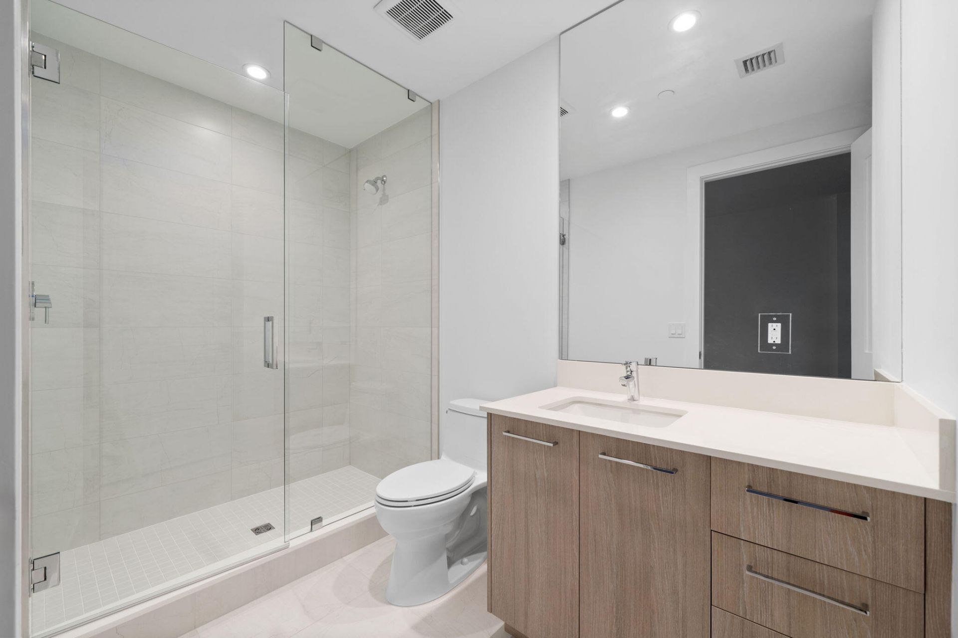 151 N Seabreeze Boulevard, Unit E1504, Fort Lauderdale, FL 33304 Photo