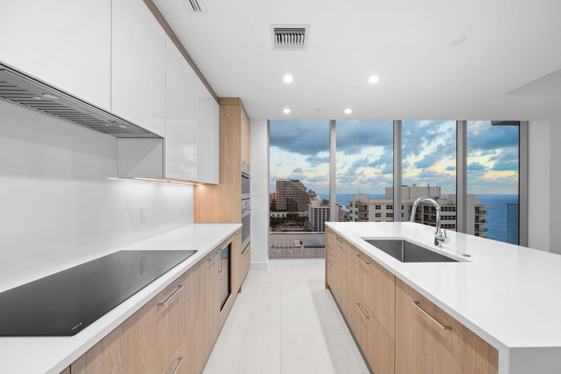 151 N Seabreeze Boulevard, Unit E1504, Fort Lauderdale, FL 33304 Photo