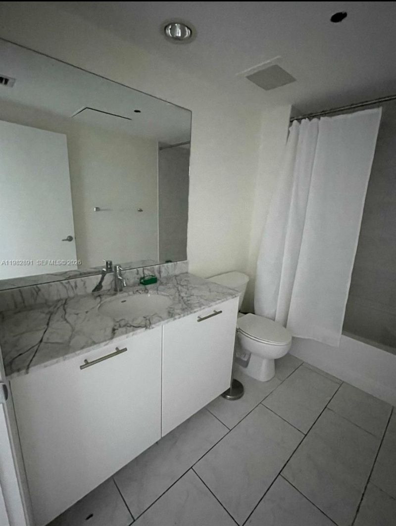 950 N Brickell Bay Dr , Unit 3002, Miami, FL 33131 Photo