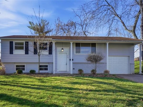 2703 Tihart Way, Beavercreek, OH 45430