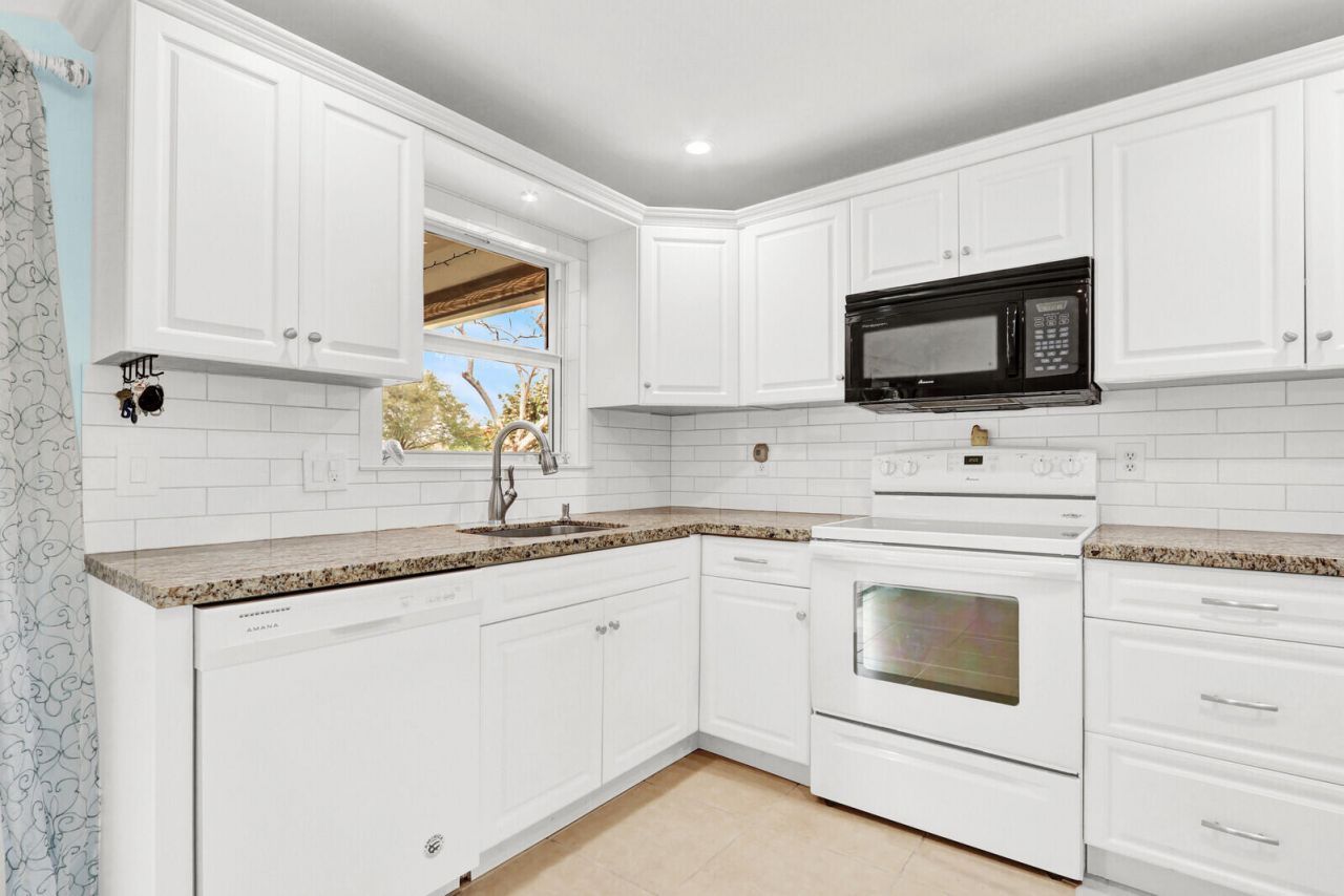 129 Village Circle, Jupiter, FL 33458 Photo