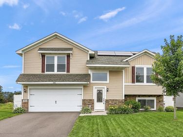 39604 Fallbrook Avenue, North Branch, MN 55056