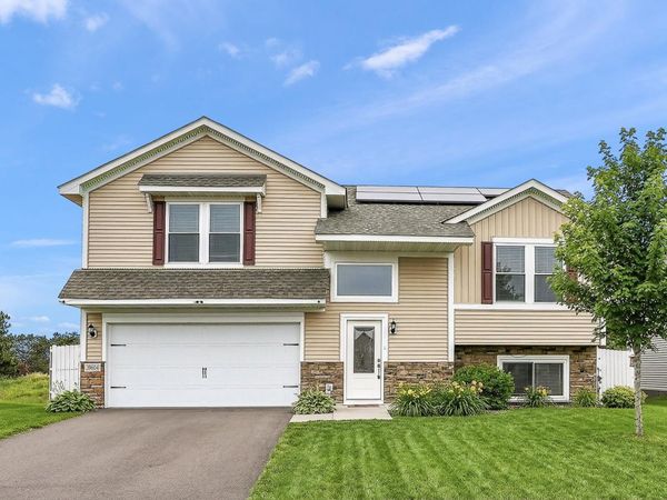 39604 Fallbrook Avenue , North Branch, MN 55056