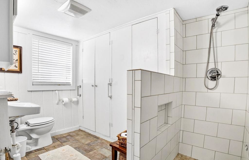 472 Myrtle Ave.  Photo 24