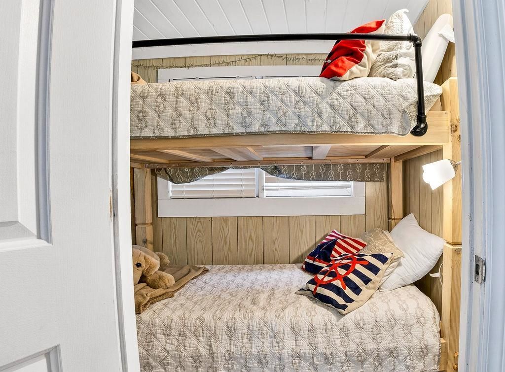 472 Myrtle Ave.  Photo 25