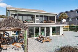 472 Myrtle Ave.  photo 4