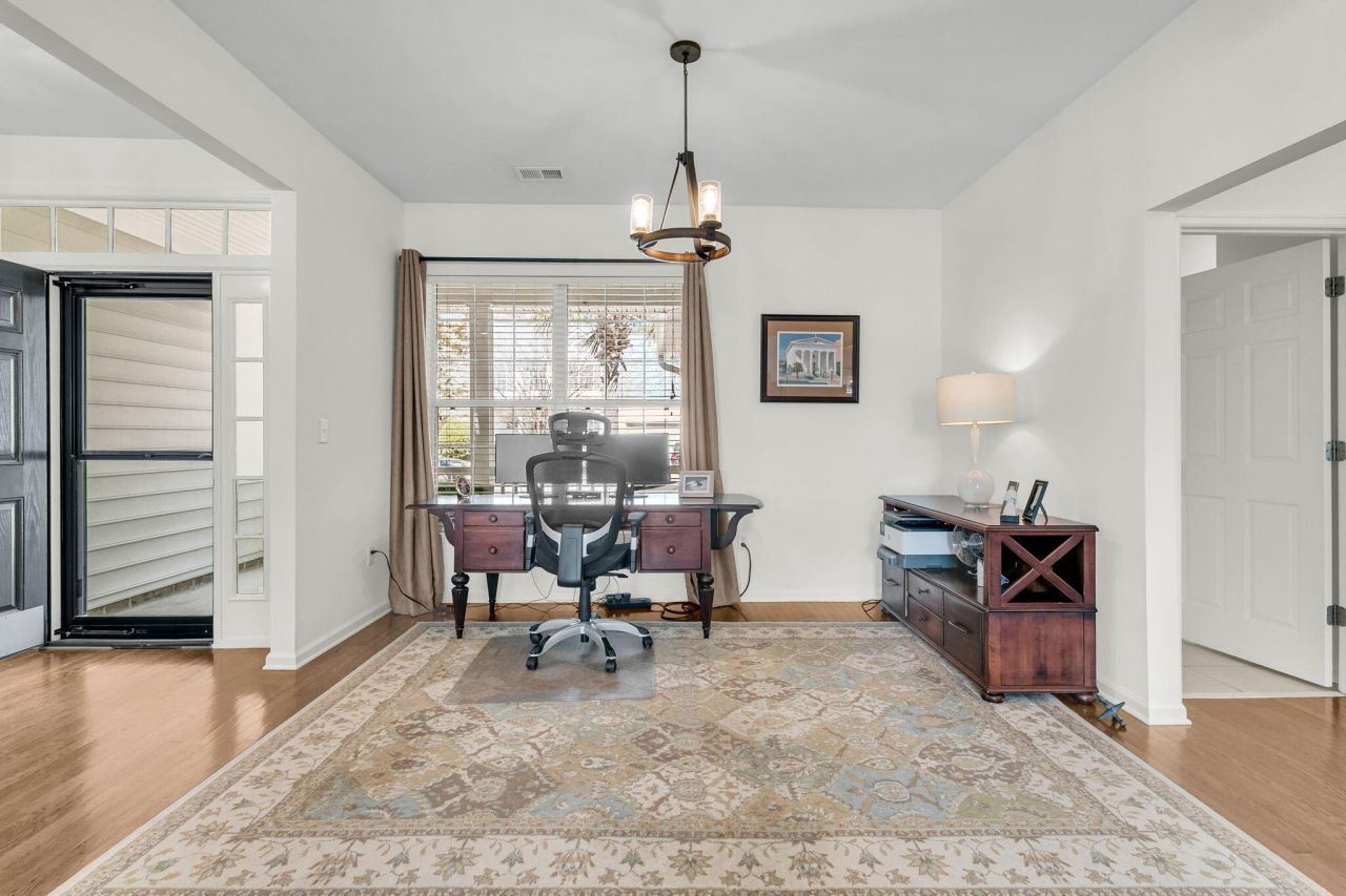 2447 Bergeron Way Photo 17