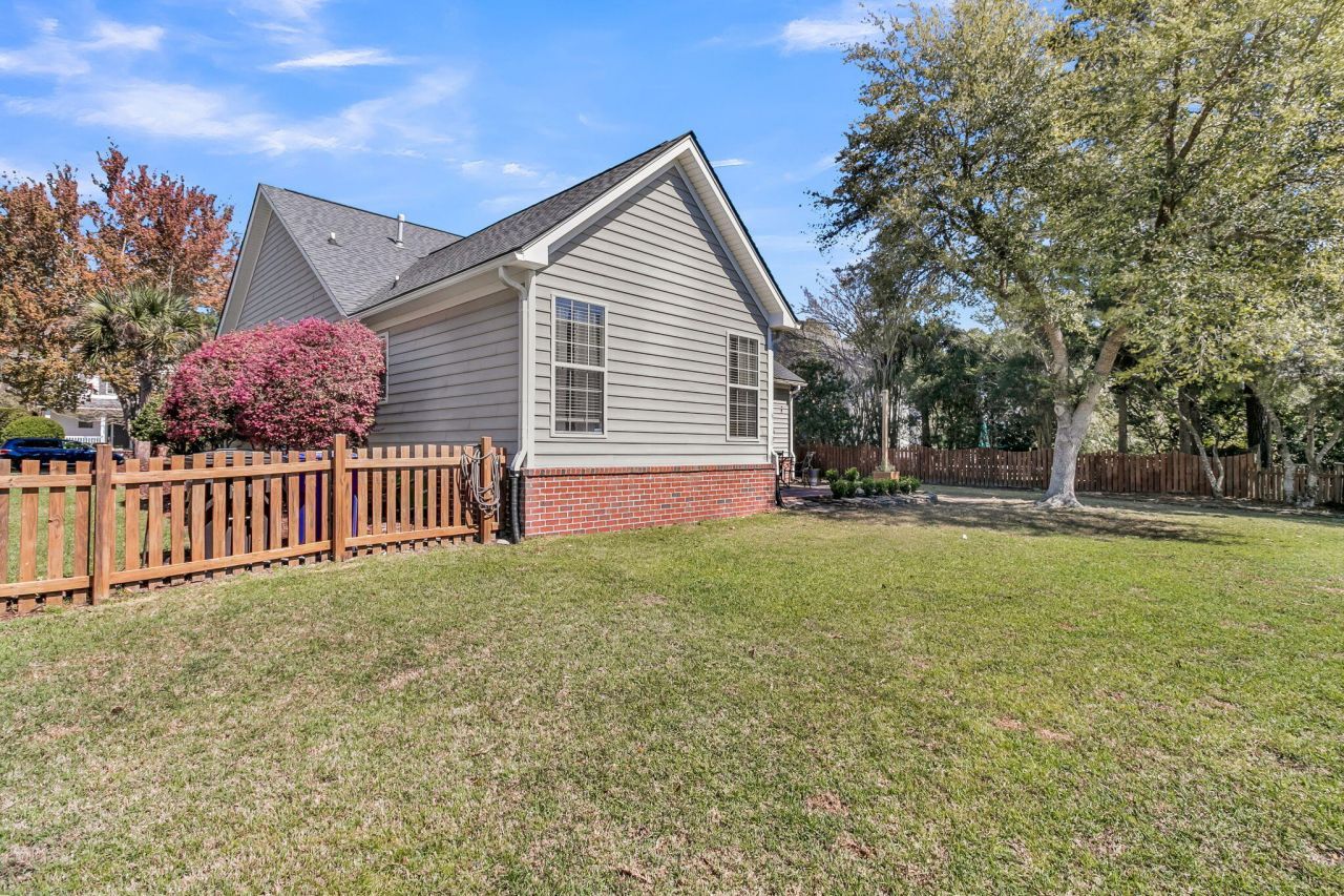 2447 Bergeron Way Photo 37