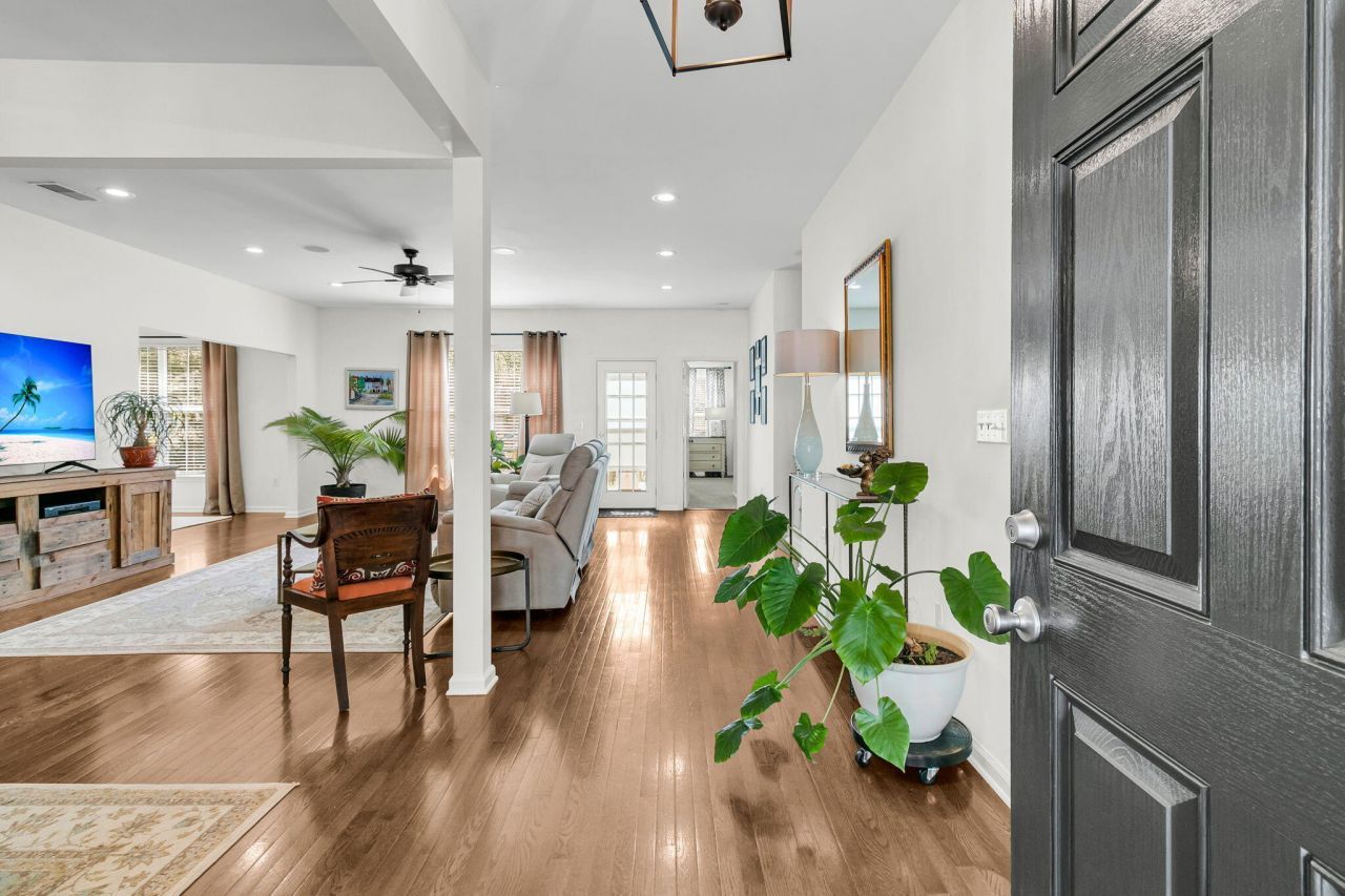 2447 Bergeron Way Photo 4