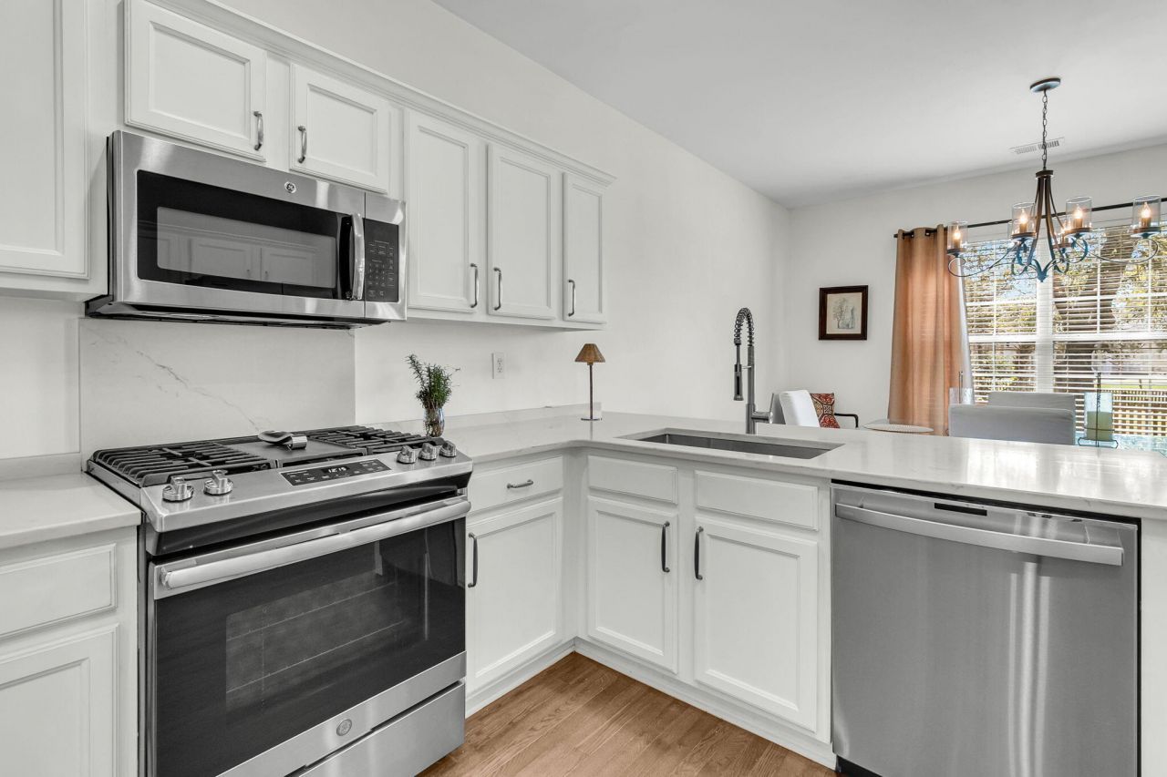 2447 Bergeron Way Photo 8