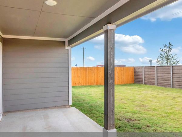 207 Sweetwater Creek LN, Hutto, TX 78634