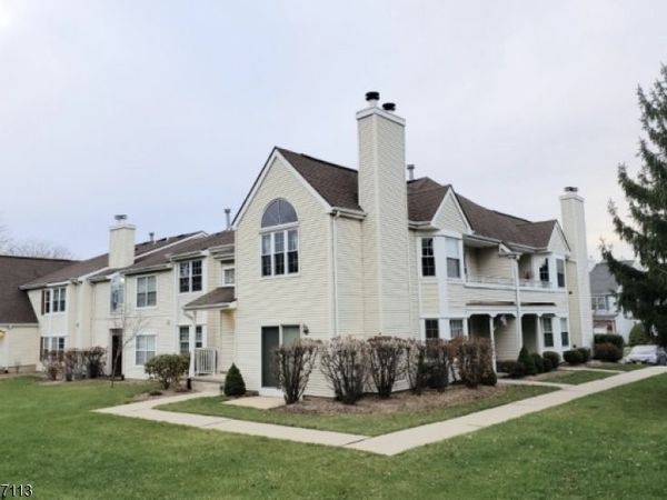 1404 Pinhorn Dr, Bridgewater, NJ 08807