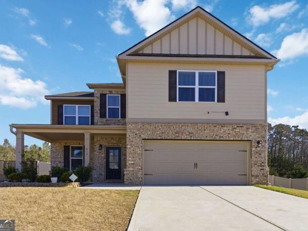 212 Sophie Circle, Unit 28, Locust Grove, GA 30248