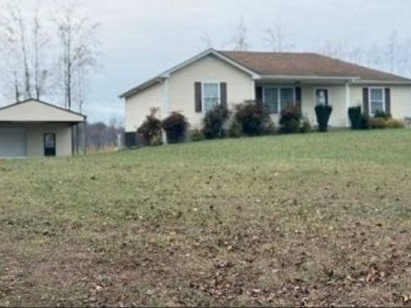 584 Douglas Ln , Lafayette, TN 37083