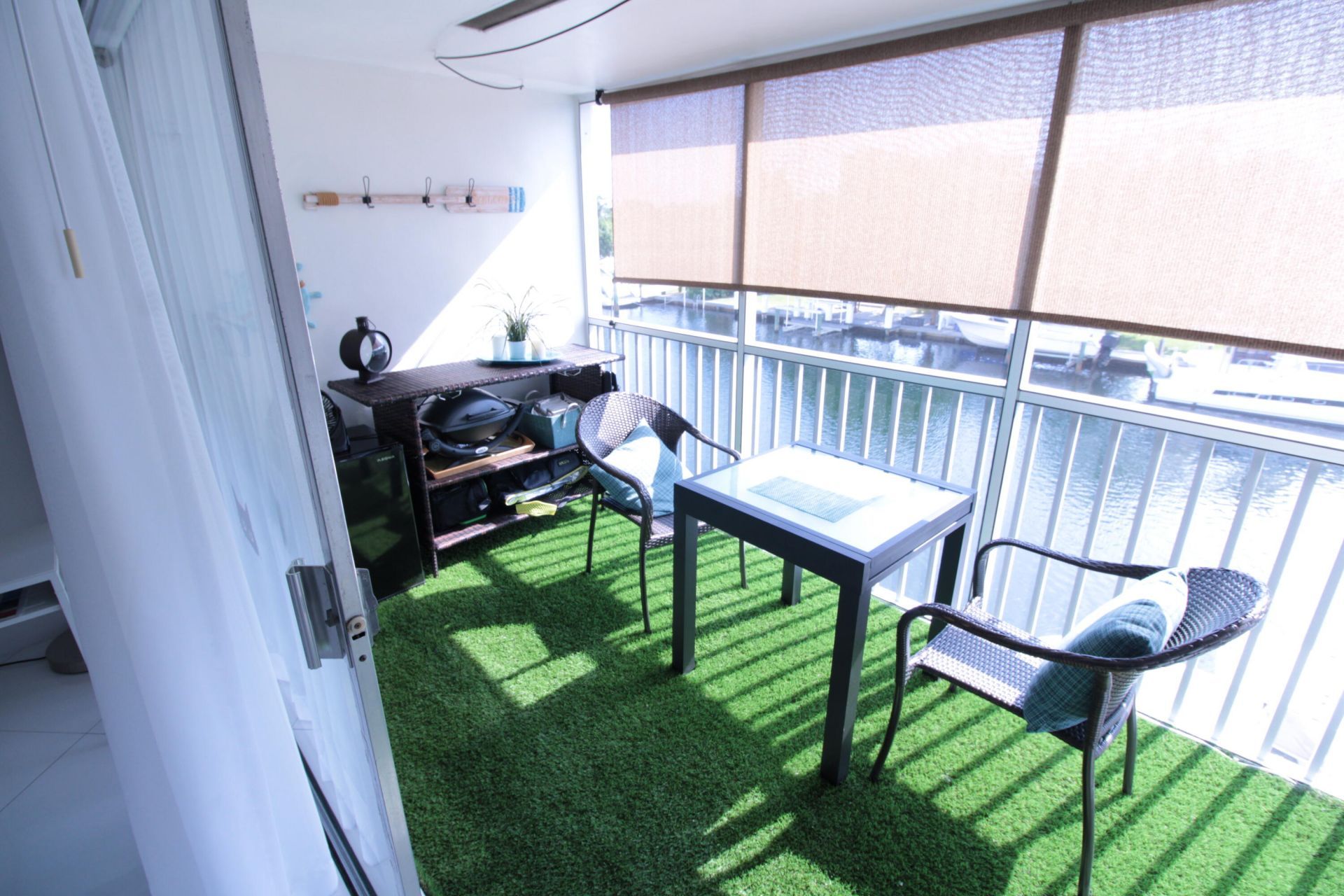 465 Paradise Isle Boulevard, Unit 305, Hallandale Beach, FL 33009 Photo