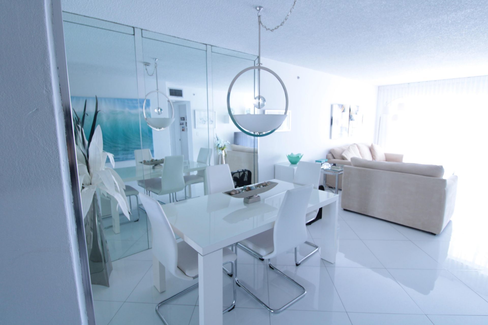 465 Paradise Isle Boulevard, Unit 305, Hallandale Beach, FL 33009 Photo