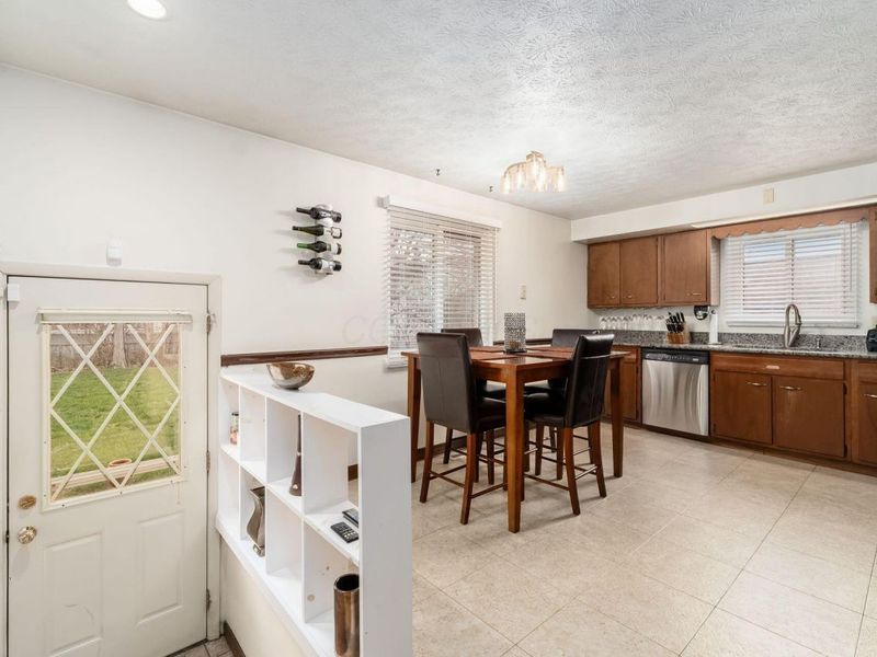 5226 Lindora Drive , Columbus, OH 43232 Photo 11