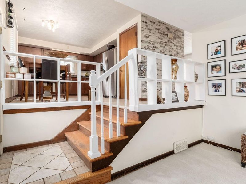 5226 Lindora Drive , Columbus, OH 43232 Photo 12