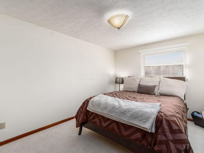 5226 Lindora Drive , Columbus, OH 43232 Photo 15