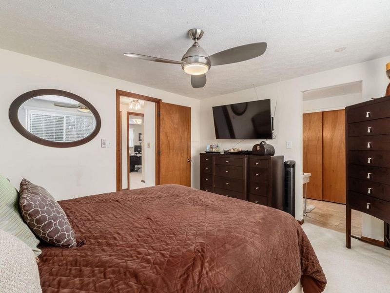 5226 Lindora Drive , Columbus, OH 43232 Photo 21